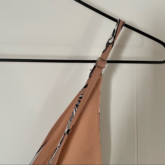 Flower print pleated romper with plunging neckline - Small - Picture 3 of 5